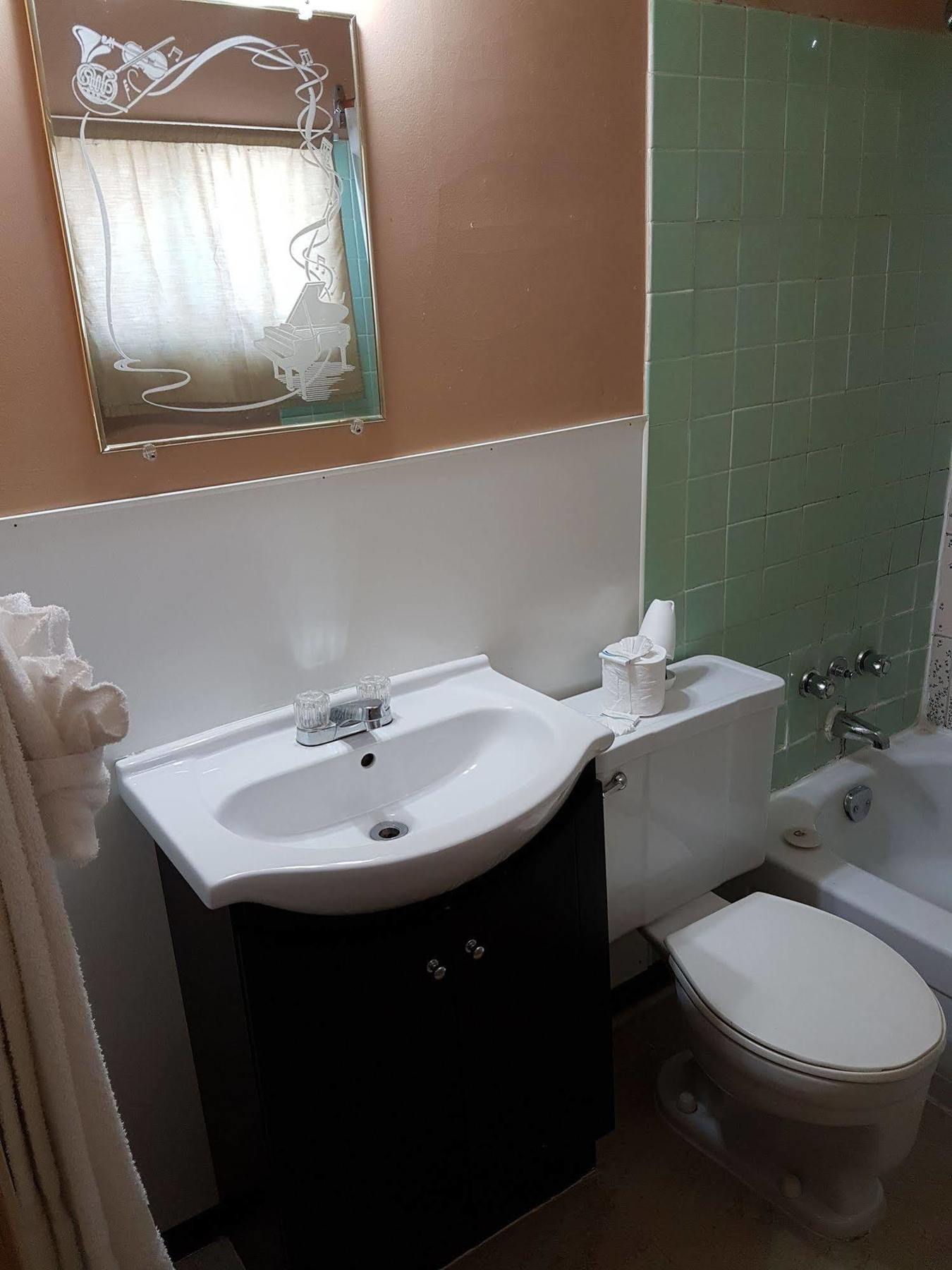 Capri Motel Port Colborne Ngoại thất bức ảnh